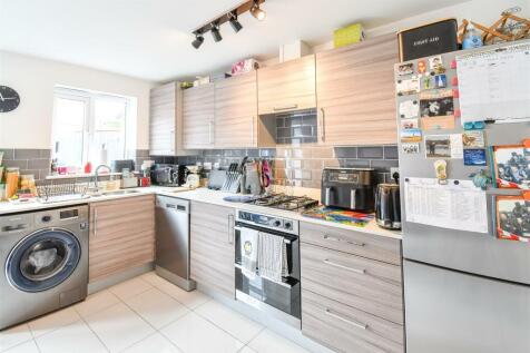 Kitchen / Dining