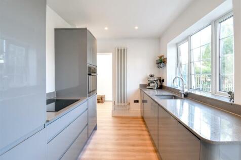Kitchen/Dining Area