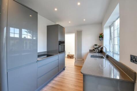 Kitchen/Dining Area