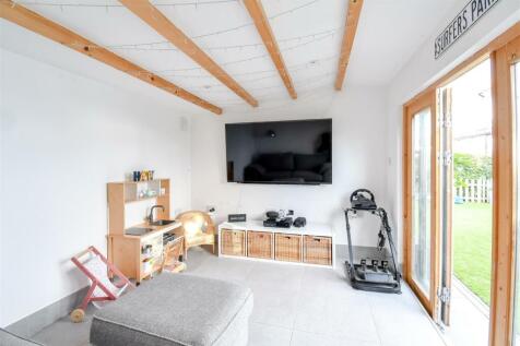 SUMMER HOUSE/HOME OFFICE