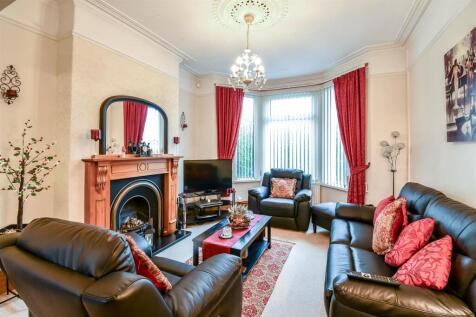 Living/Dining Area