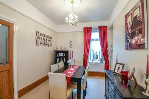 Living/Dining Area