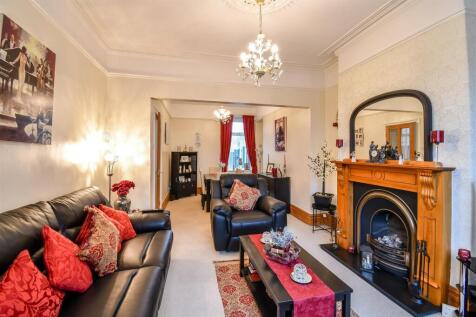 Living/Dining Area
