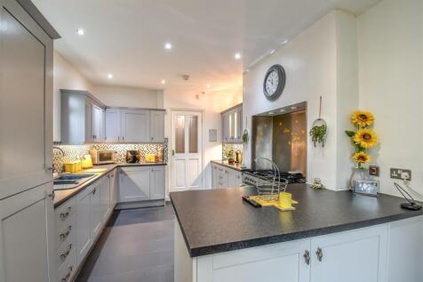 Kitchen &amp; Sitting Room