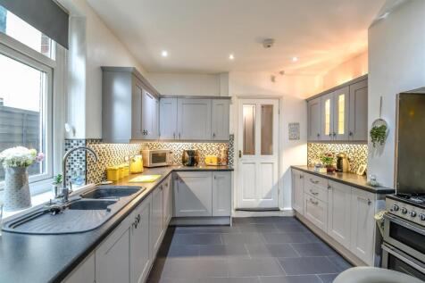 Kitchen &amp; Sitting Room