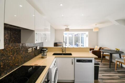 LIVING ROOM/KITCHEN