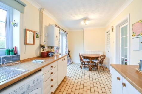 Kitchen / Dining