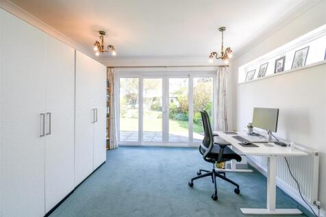 LIVING/DINING ROOM