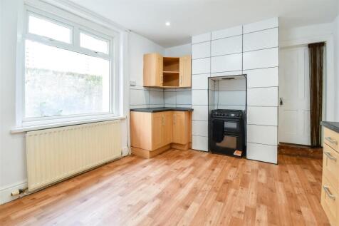 Kitchen / Dining