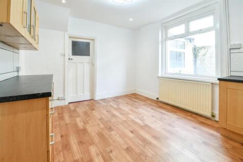 Kitchen / Dining