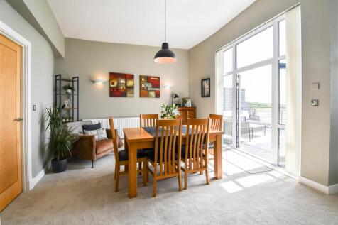 Living / Dining Room