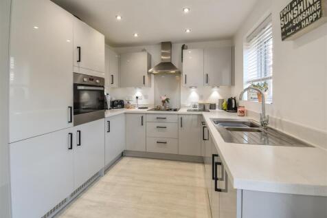 Kitchen / Dining