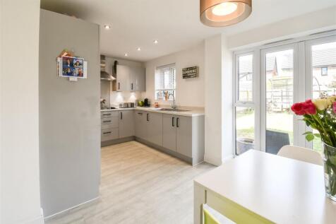 Kitchen / Dining