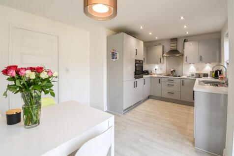 Kitchen / Dining