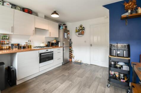Kitchen / Dining