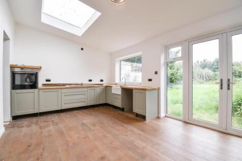 Kitchen / Dining