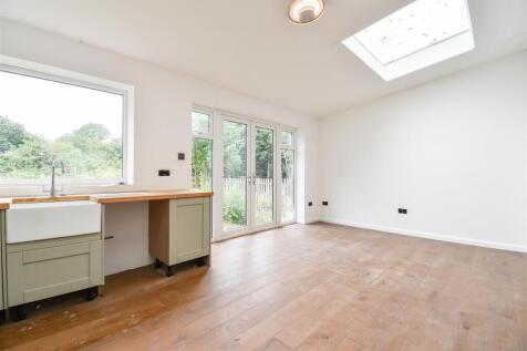 Kitchen / Dining