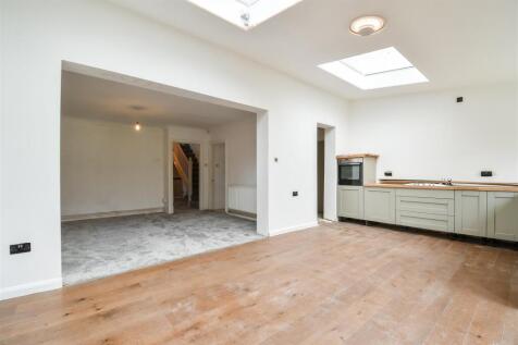 Kitchen / Dining