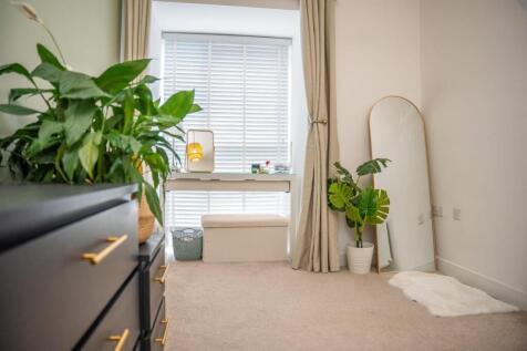 bedroom 2..jpg