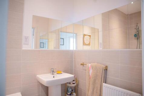 bathroom 2.jpg
