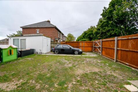 Garage / Outbuilding