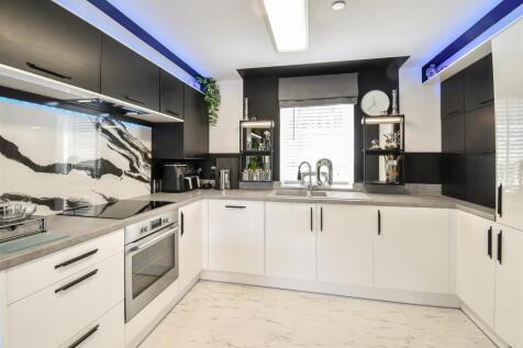 Kitchen / Dining
