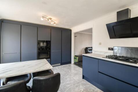 Kitchen / Dining