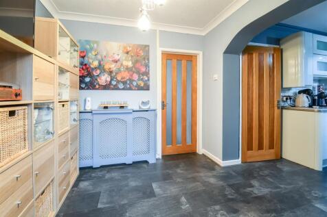 Breakfast / Dining Area