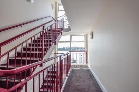 COMMUNAL ENTRANCE