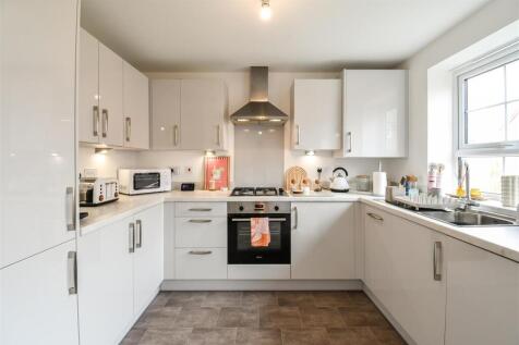 Kitchen / Dining