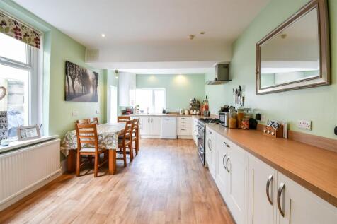 Kitchen / Dining
