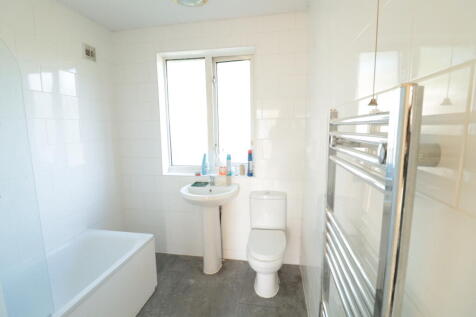Bathroom.JPG