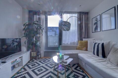 Living Room.jpg