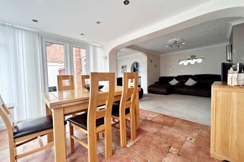 Dining/living/family room