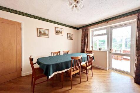Bedroom/Dining Room