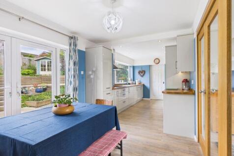 Dining into kitchen