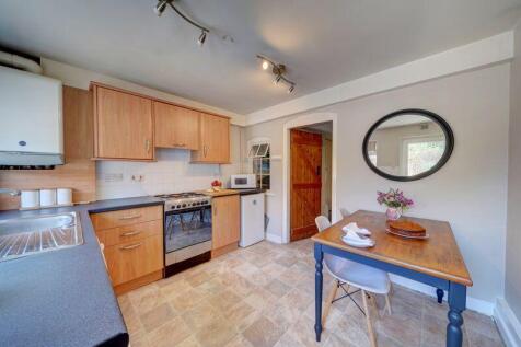 Kitchen/ Dining Room