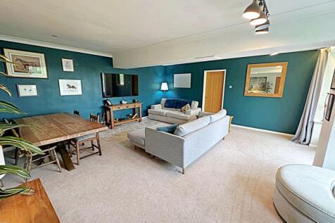 Lounge 1