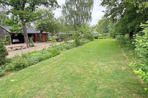 Garden to car port
