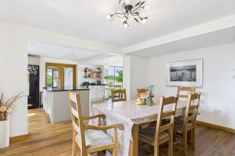 Dining into kitchen