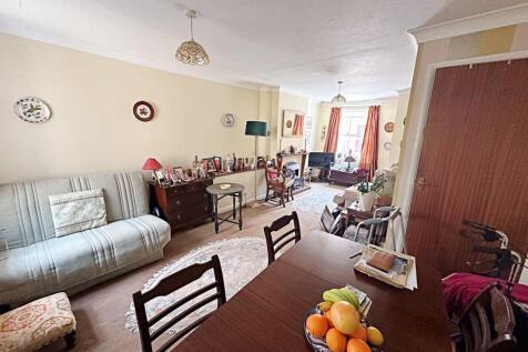 Dining into lounge