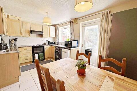 Kitchen/ Dining Room