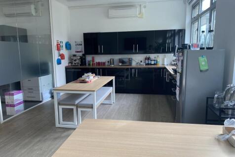 Kitchen / Break out Area