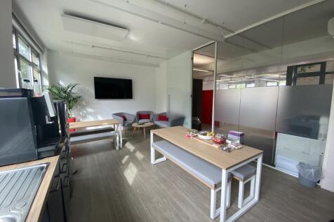 Break out Area / Kitchen