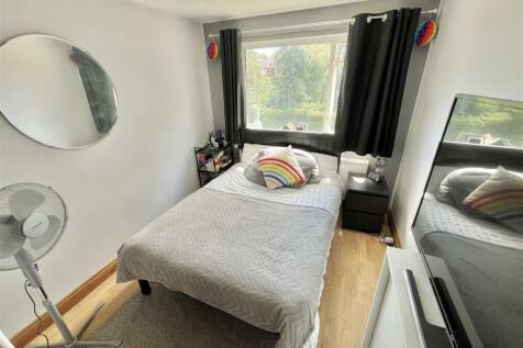Bedroom 4.jpg