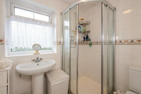 En Suite Shower Room 2