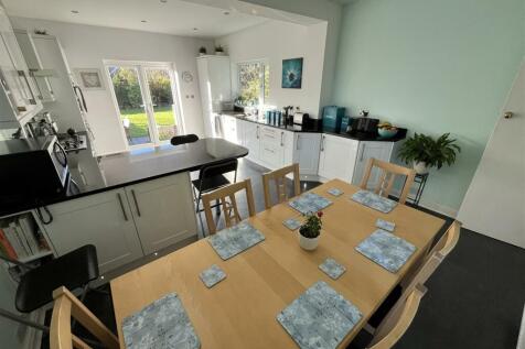 Dining Kitchen Aspect 2