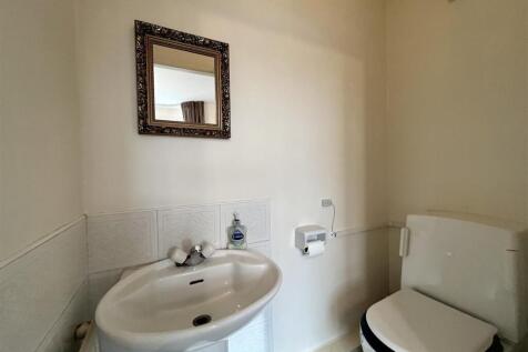 Bed 1 En Suite WC