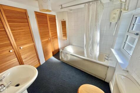 Bathroom Aspect 2