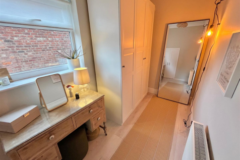 Bedroom 2 Aspect 2
